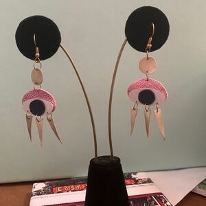 Leather pink crying eyes dangle earrings